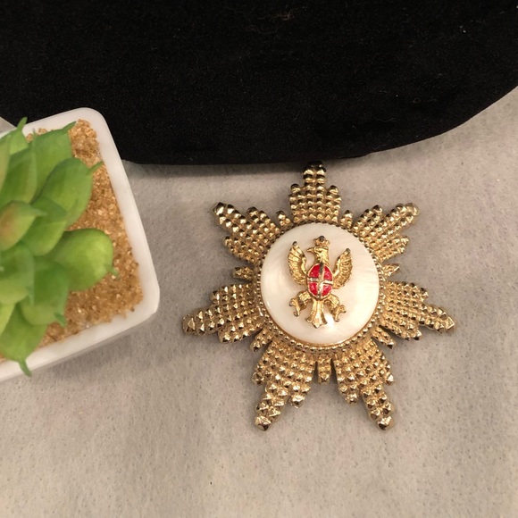 Gold Starburst Brooch - Picture 4 of 6